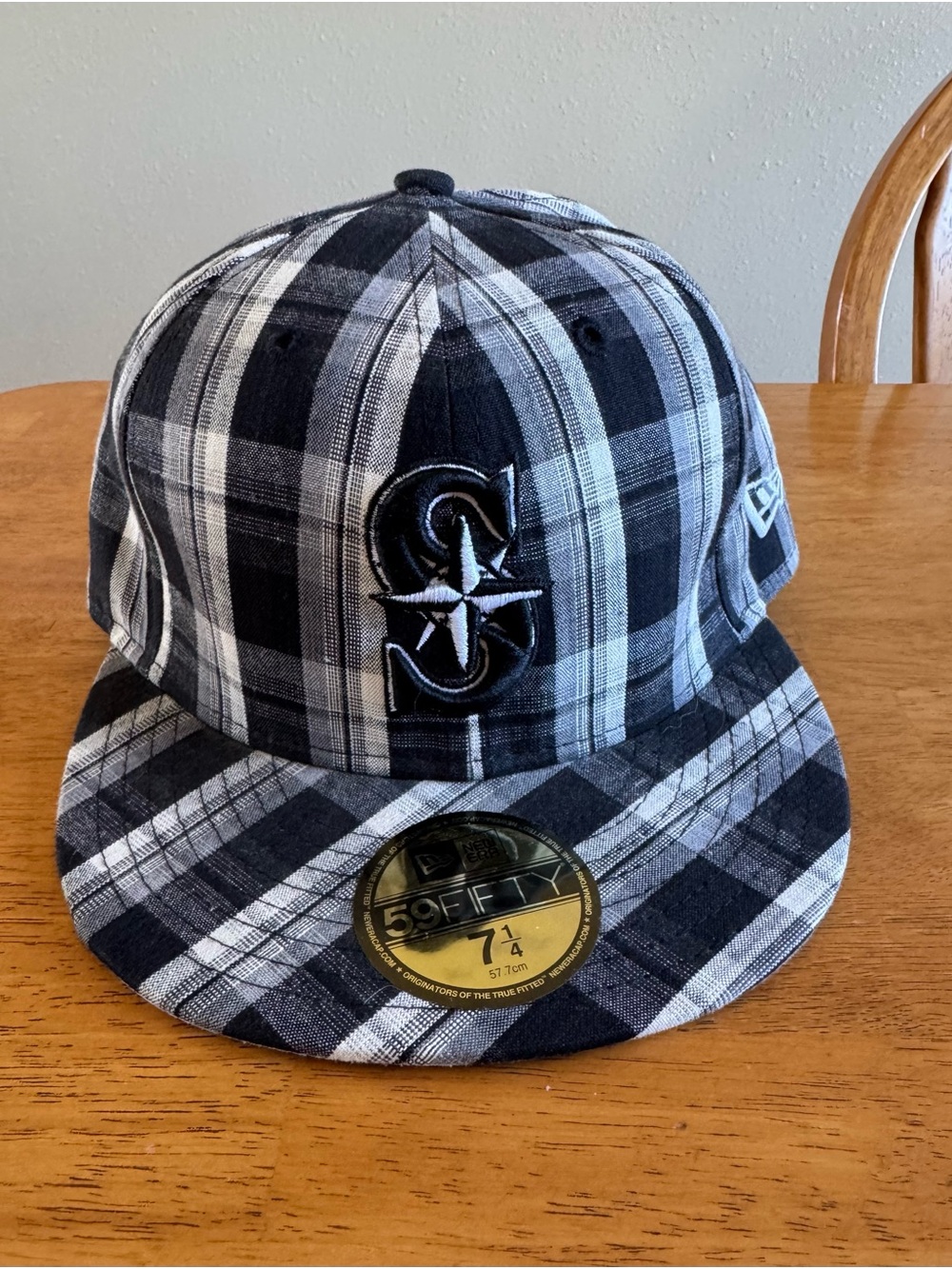 New Era Seattle Mariners 59Fifty 7 1/4 Black White Plaid Hat MLB Baseball